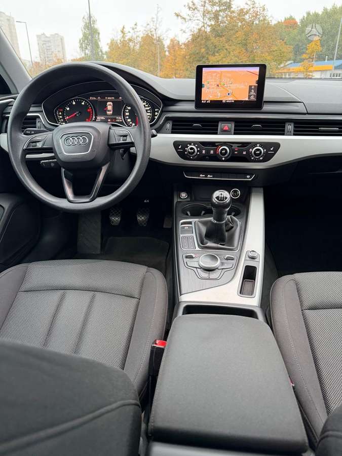 Audi A4, 2.0 l., Седан