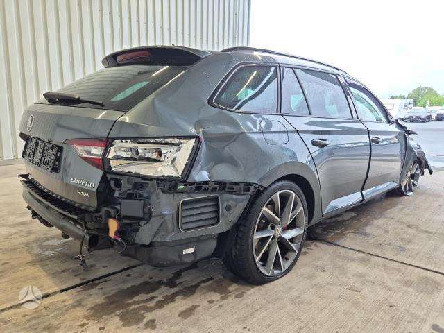 Skoda Superb Dalimis