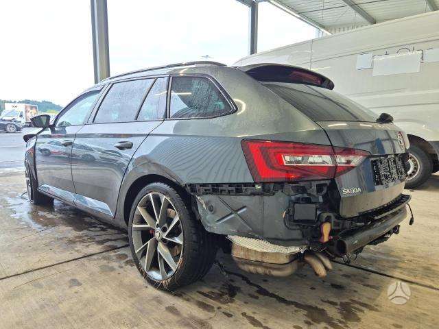 Skoda Superb Dalimis