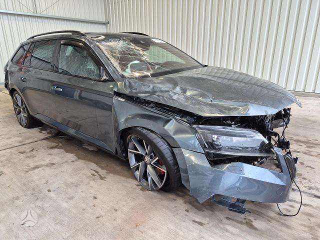 Skoda Superb Dalimis