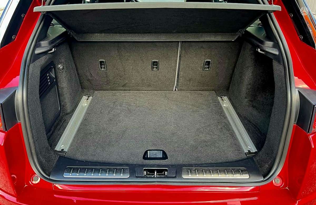 Land Rover Evoque, 2.2 l., off-road / crossover
