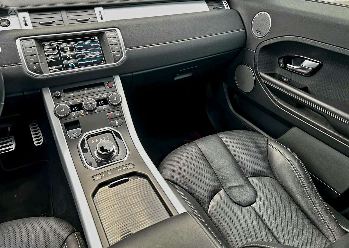 Land Rover Evoque, 2.2 l., off-road / crossover