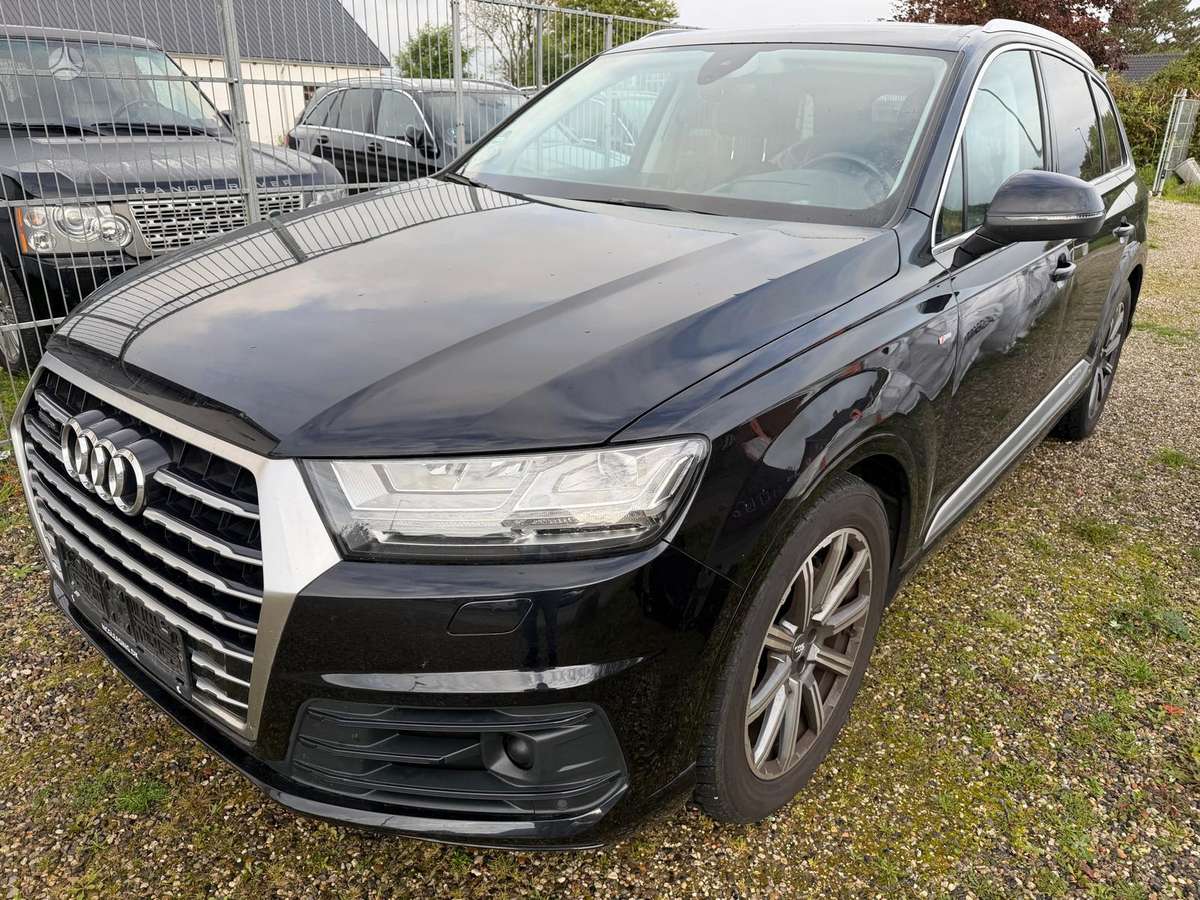 Audi Q7, 3.0 l., off-road / crossover