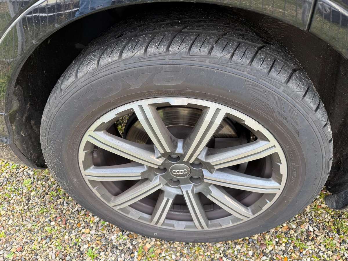 Audi Q7, 3.0 l., off-road / crossover