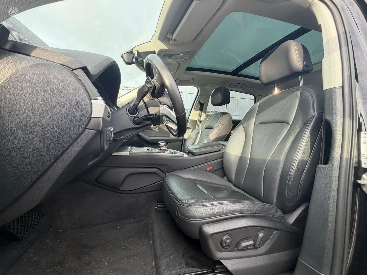Audi Q7, 3.0 l., off-road / crossover