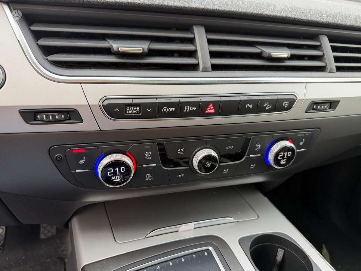 Audi Q7, 3.0 l., off-road / crossover