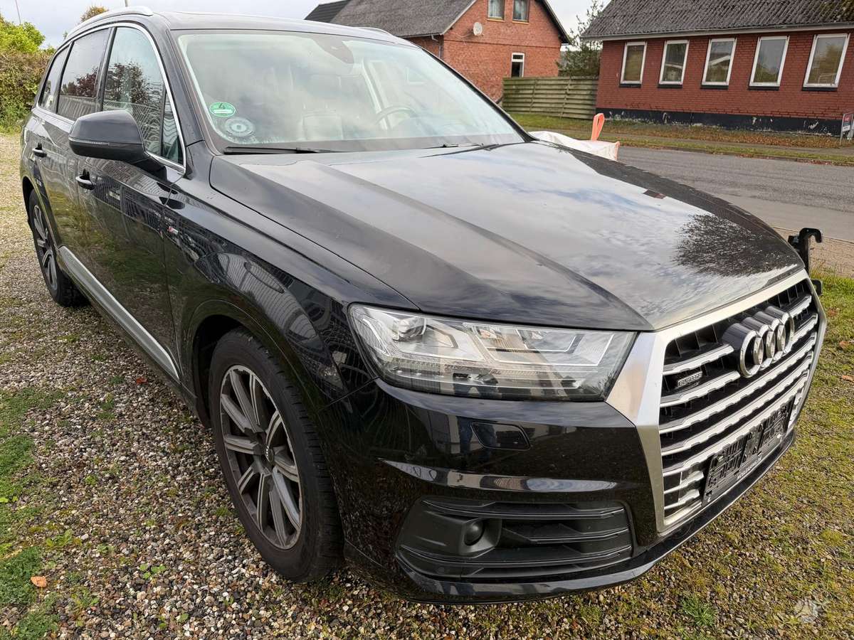 Audi Q7, 3.0 l., off-road / crossover