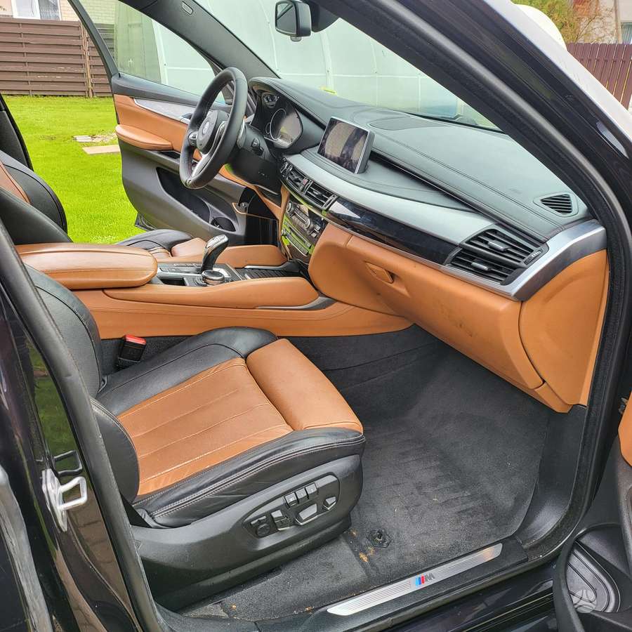 BMW X6, 3.0 l., off-road / crossover
