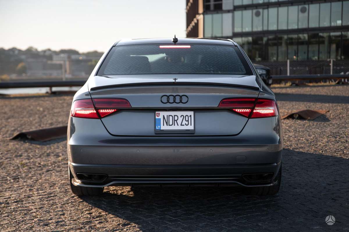 Audi A8 L, 3.0 l., Седан