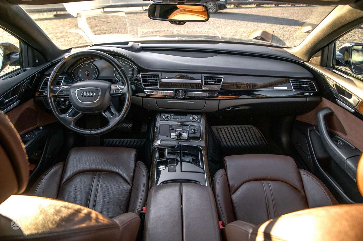 Audi A8 L, 3.0 l., Седан