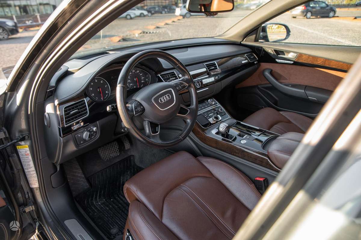 Audi A8 L, 3.0 l., Седан