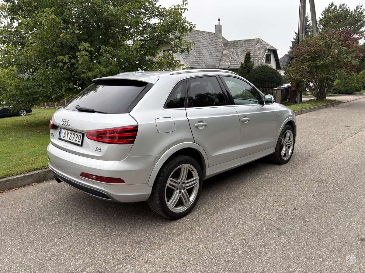 Audi Q3, 2.0 l., off-road / crossover