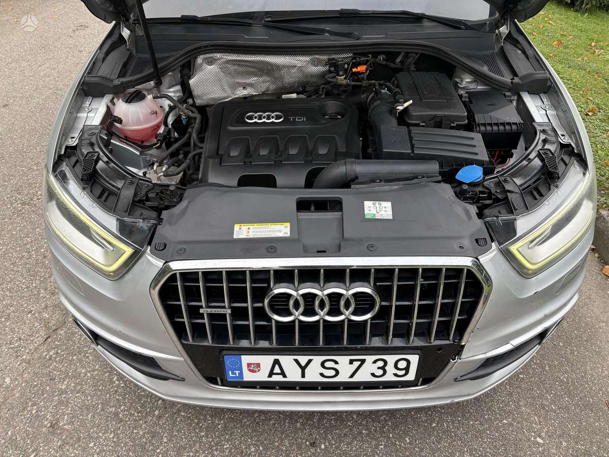 Audi Q3, 2.0 l., off-road / crossover