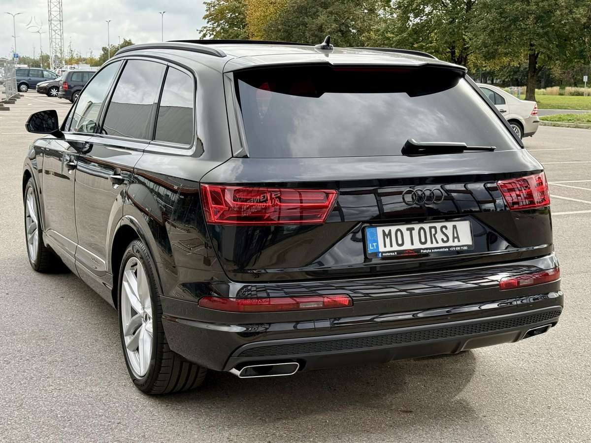 Audi Q7, 3.0 l., off-road / crossover