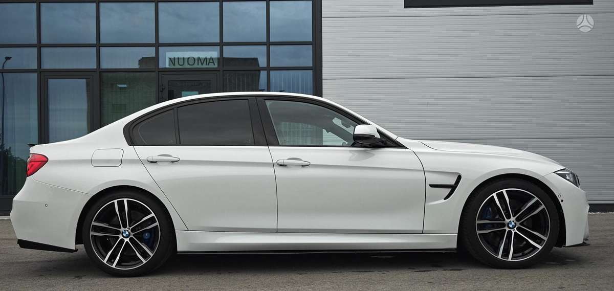 BMW 340, sedanas