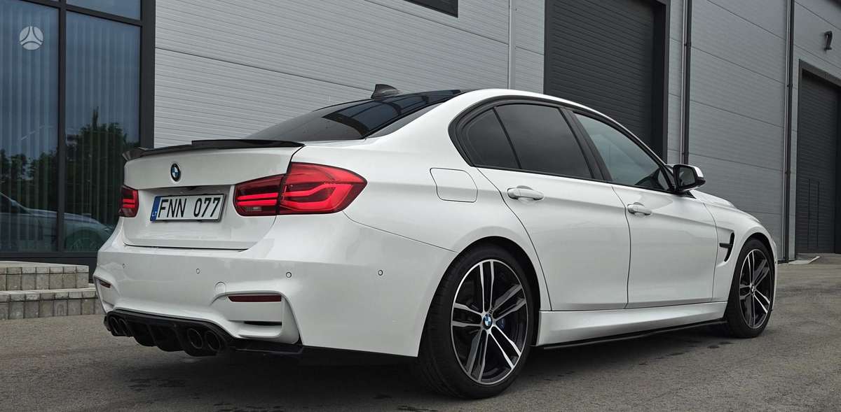 BMW 340, sedanas