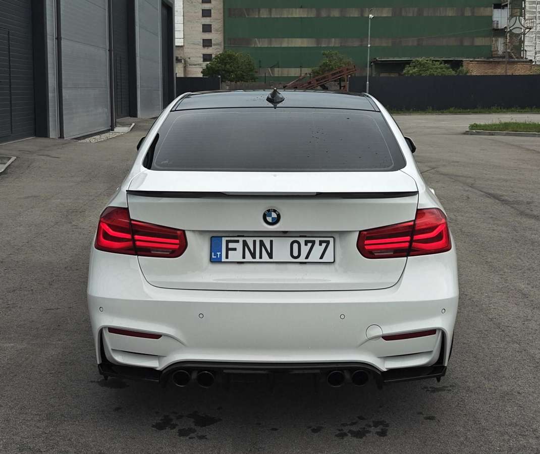 BMW 340, saloon / sedan