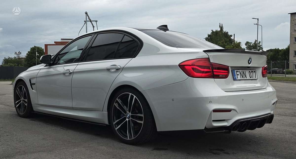 BMW 340, sedanas