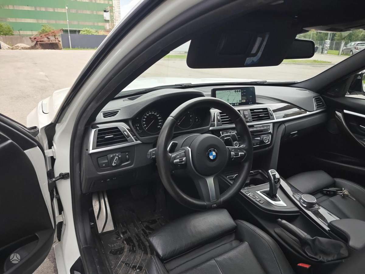 BMW 340, saloon / sedan