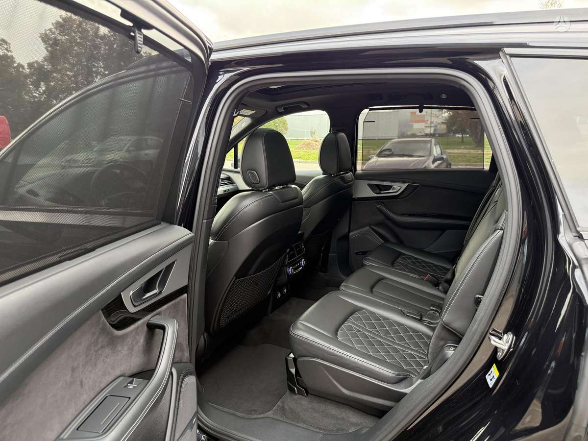 Audi Q7, 3.0 l., off-road / crossover