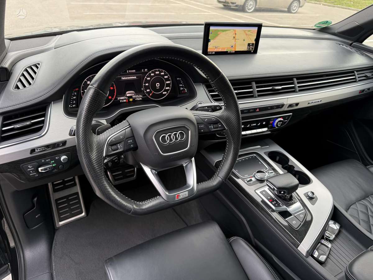 Audi Q7, 3.0 l., off-road / crossover