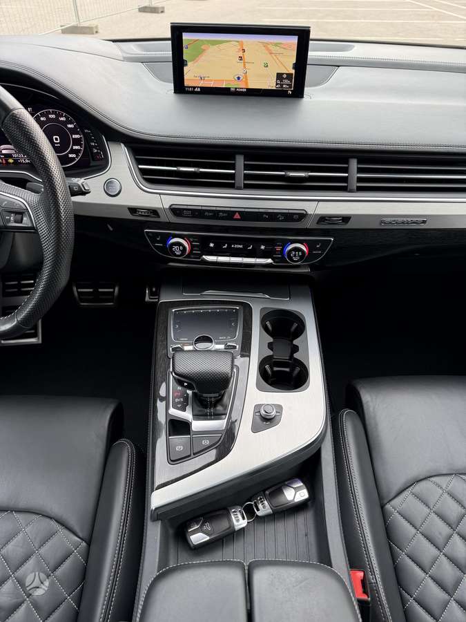 Audi Q7, 3.0 l., off-road / crossover
