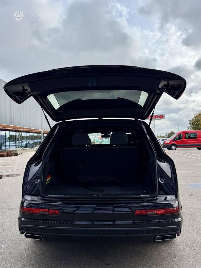 Audi Q7, 3.0 l., off-road / crossover