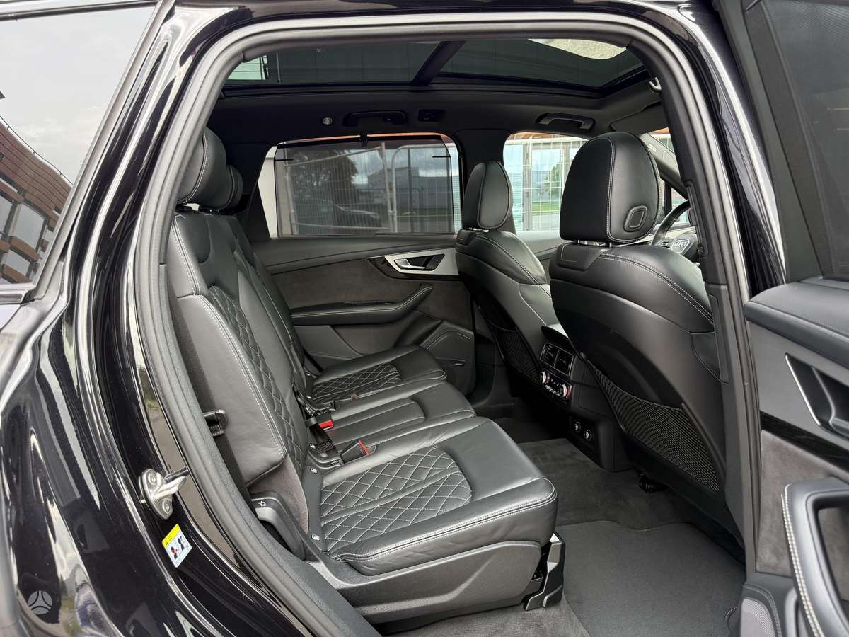 Audi Q7, 3.0 l., off-road / crossover