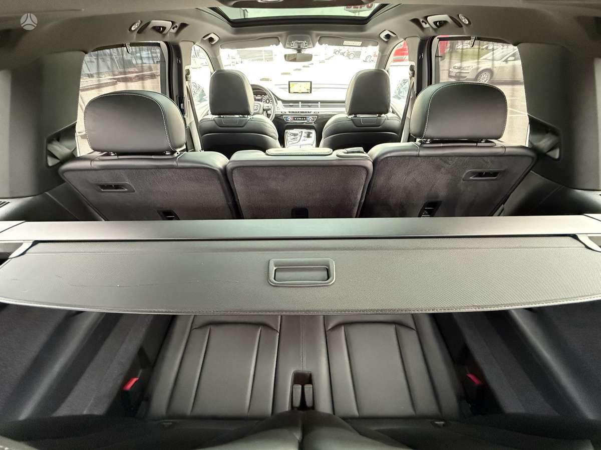 Audi Q7, 3.0 l., off-road / crossover