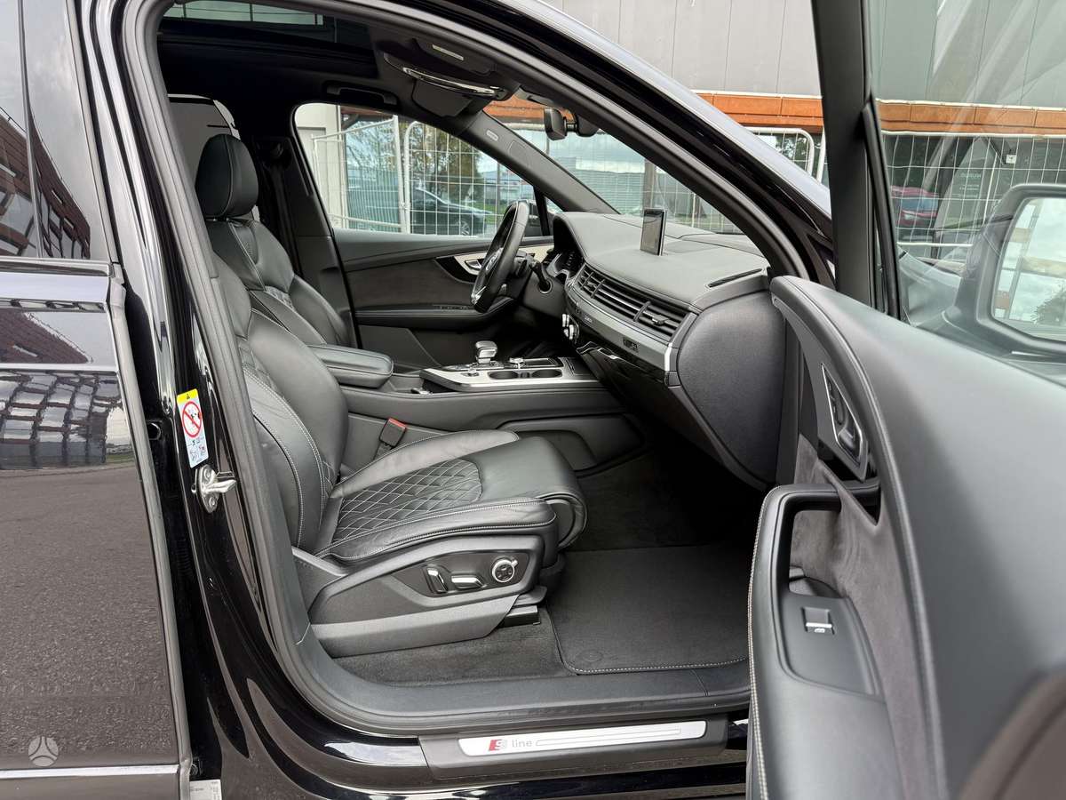 Audi Q7, 3.0 l., off-road / crossover