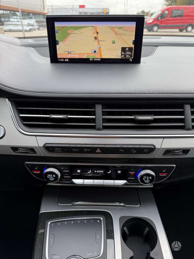 Audi Q7, 3.0 l., off-road / crossover