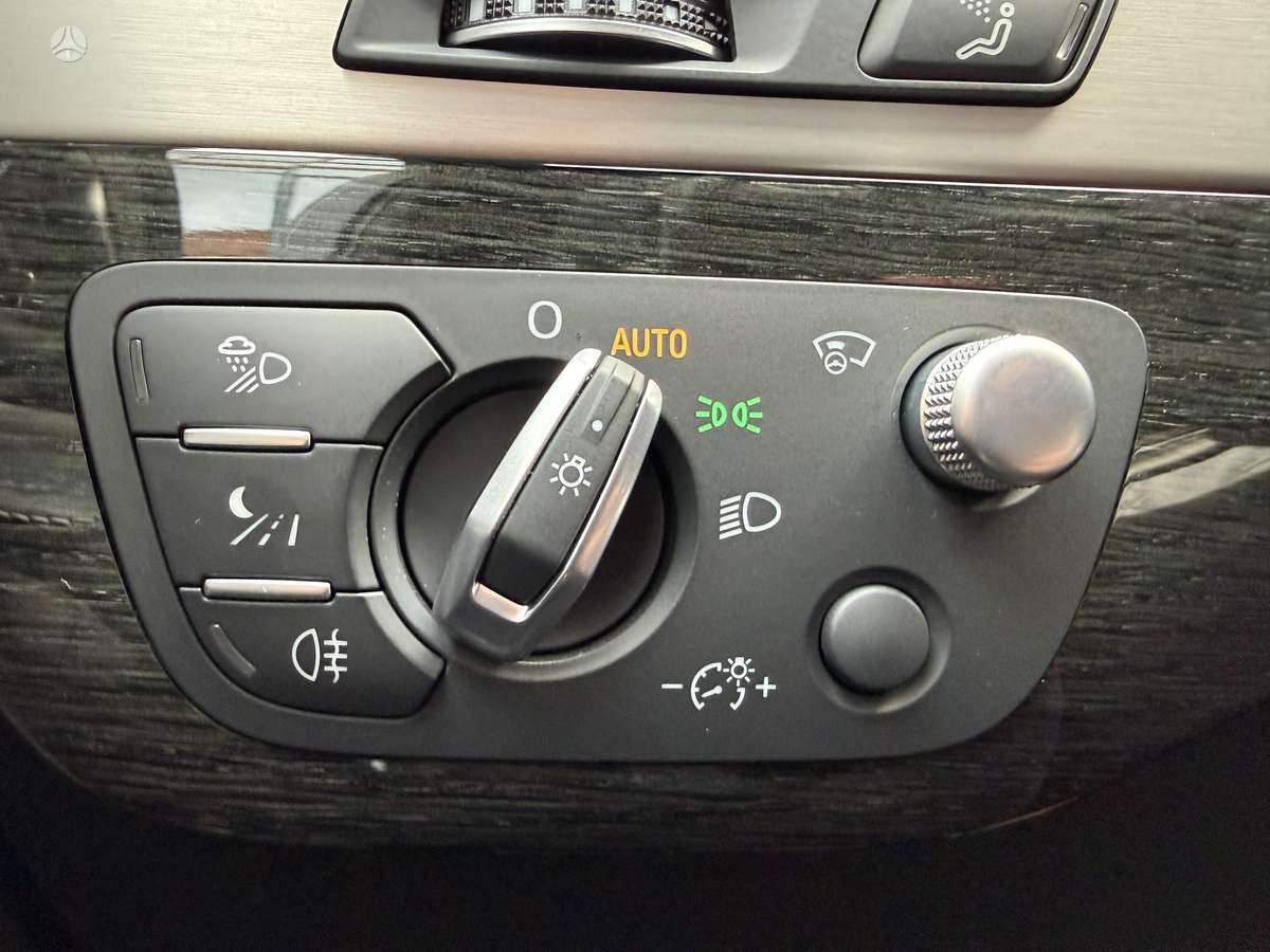 Audi Q7, 3.0 l., off-road / crossover