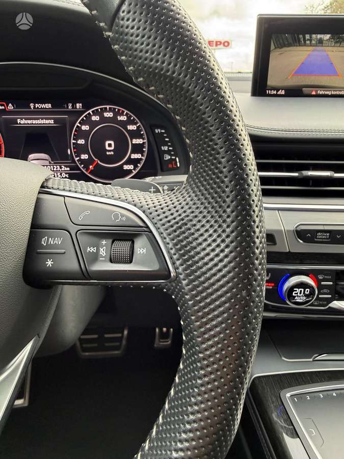 Audi Q7, 3.0 l., off-road / crossover