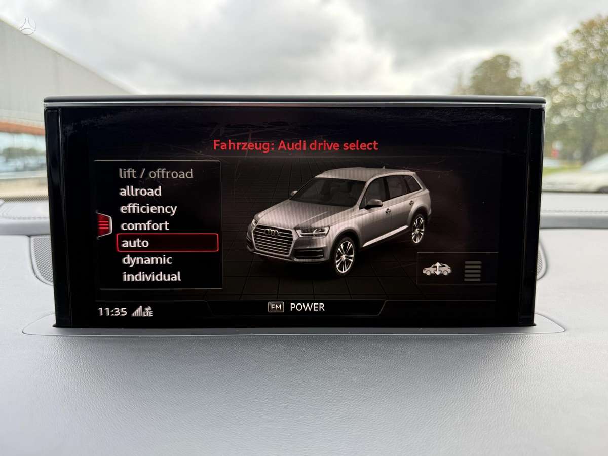 Audi Q7, 3.0 l., off-road / crossover