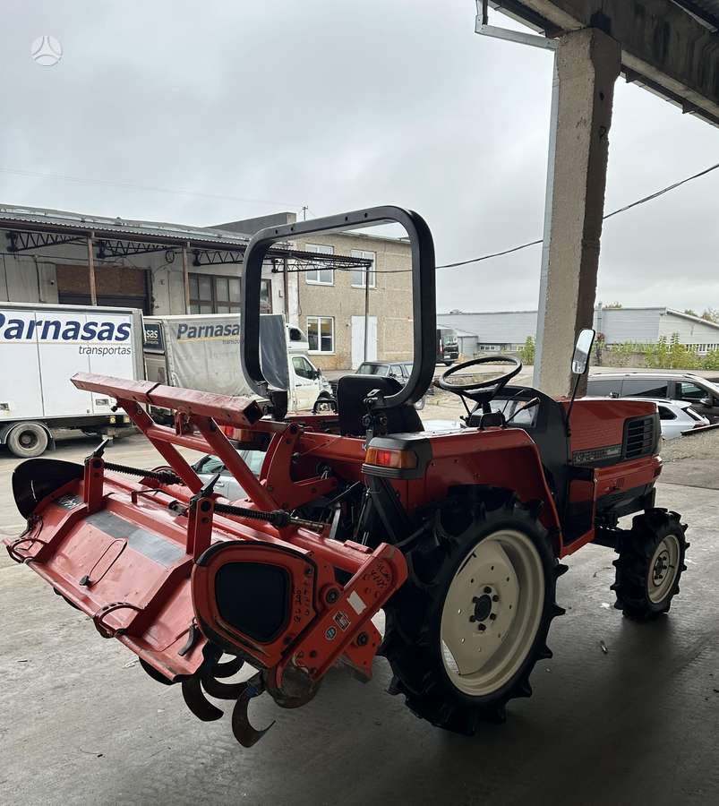 Kubota GL200, traktoriai