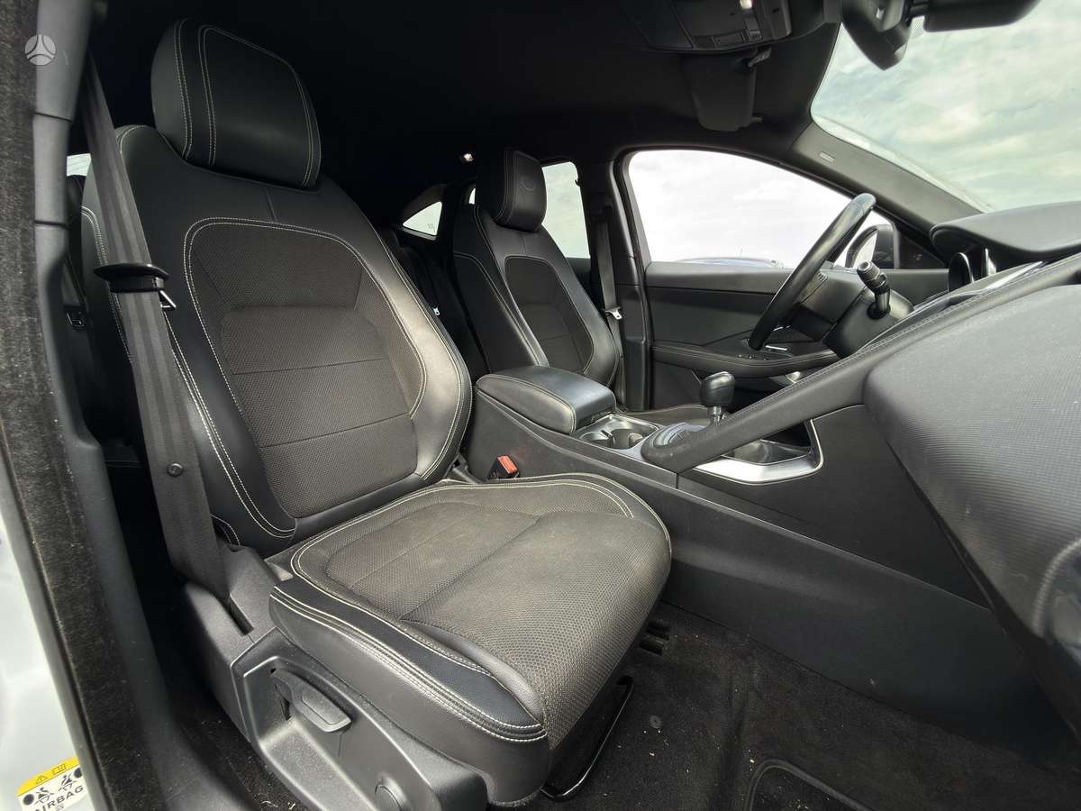 Jaguar E-Pace, 2.0 l., off-road / crossover