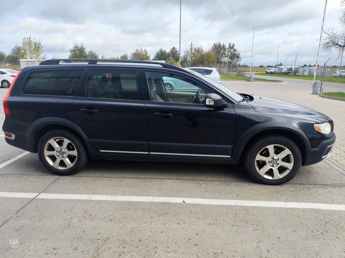 Volvo XC70, 2.4 l., wagon