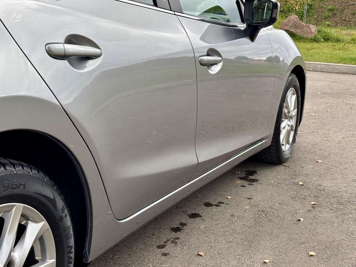 Mazda 3, 2.2 l., Хэтчбек