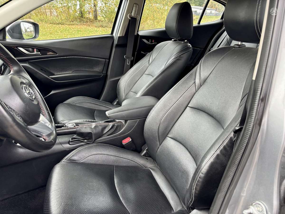 Mazda 3, 2.2 l., Хэтчбек