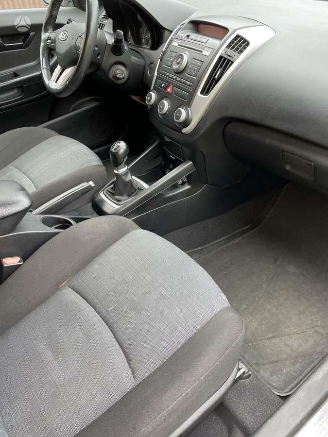 Kia Ceed, 1.6 l., Хэтчбек