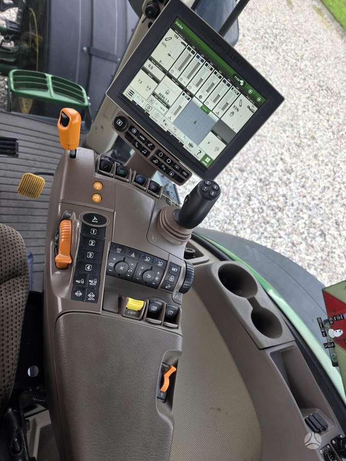 John Deere 7290R, tractors
