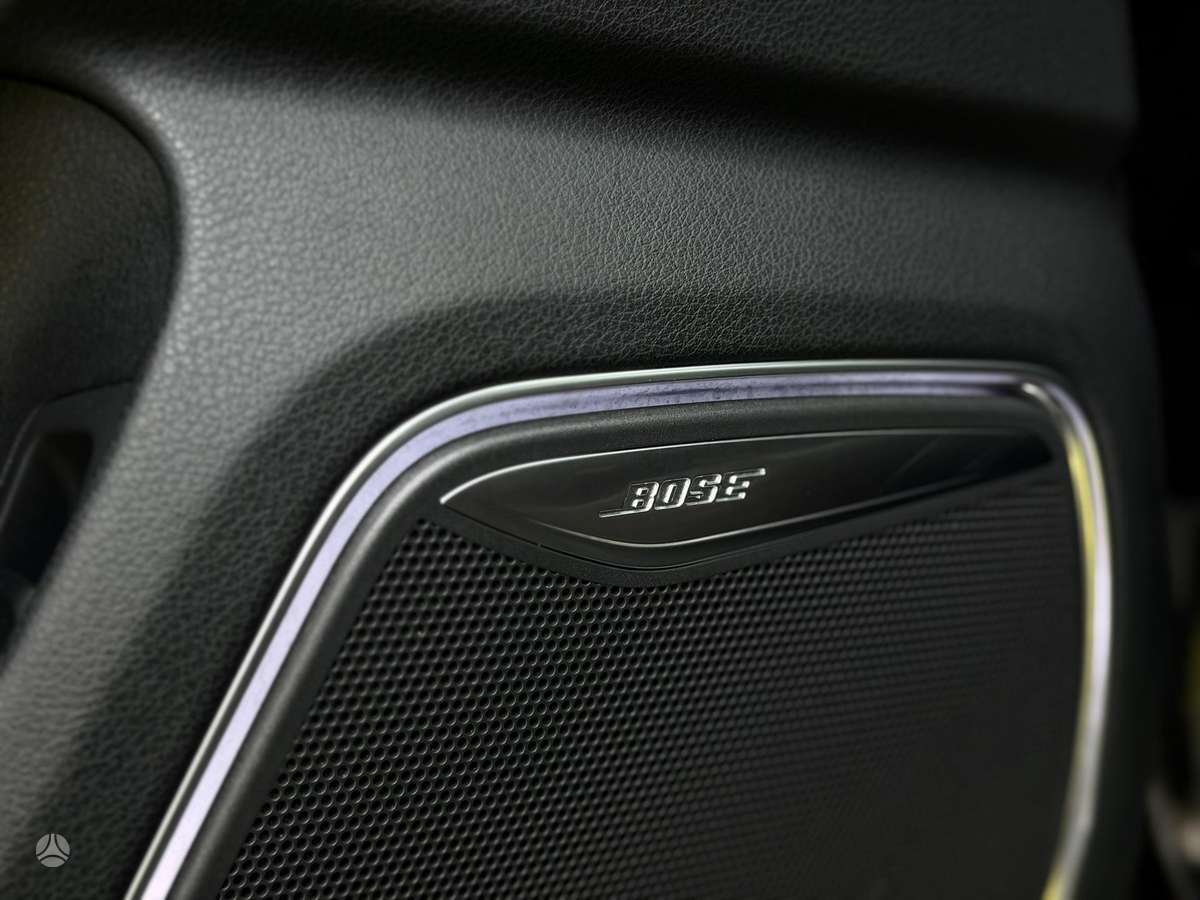 Audi Q3, 2.0 l., Внедорожник / Кроссовер