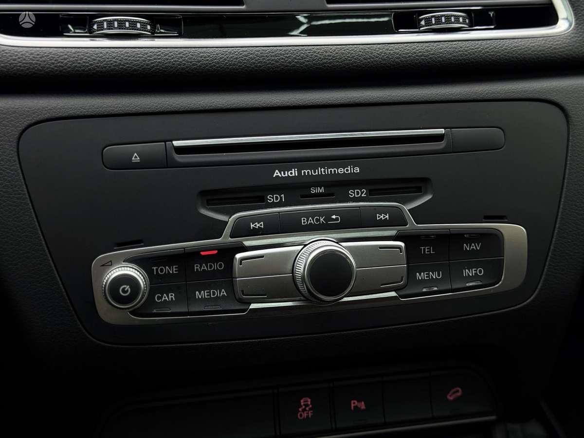 Audi Q3, 2.0 l., Внедорожник / Кроссовер