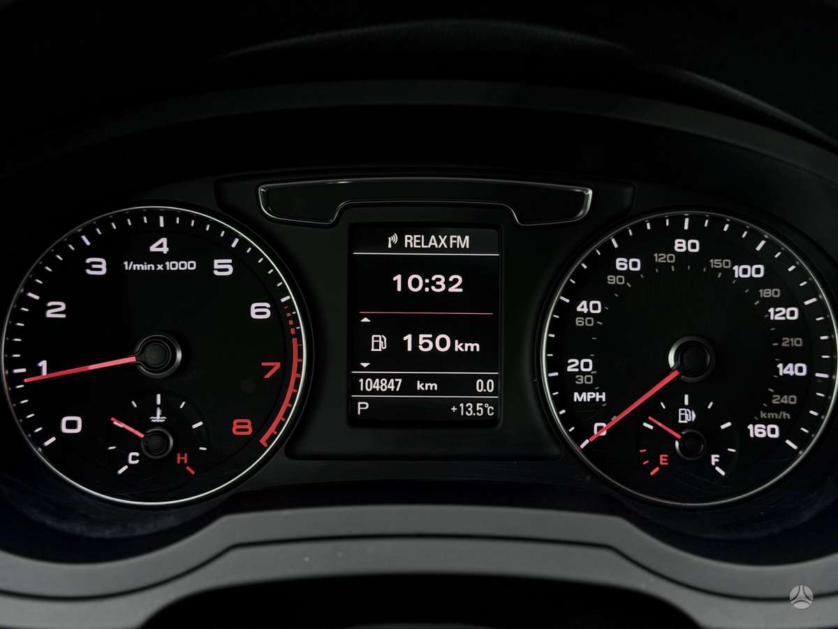 Audi Q3, 2.0 l., Внедорожник / Кроссовер