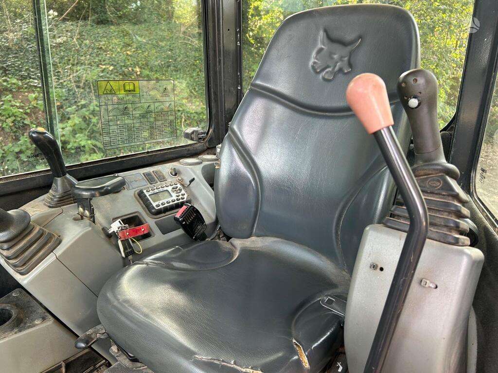 Bobcat E35, ekskavatoriai