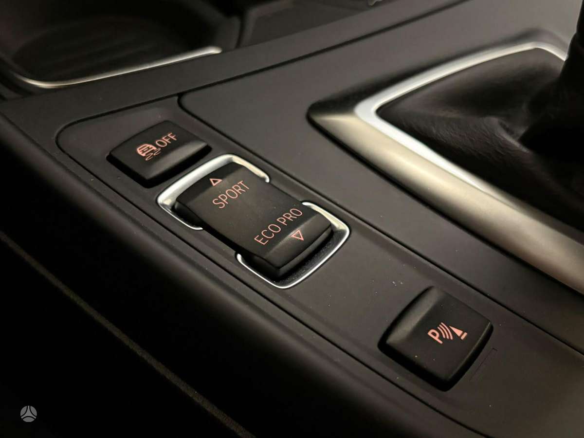 BMW 120, 2.0 l., hatchback