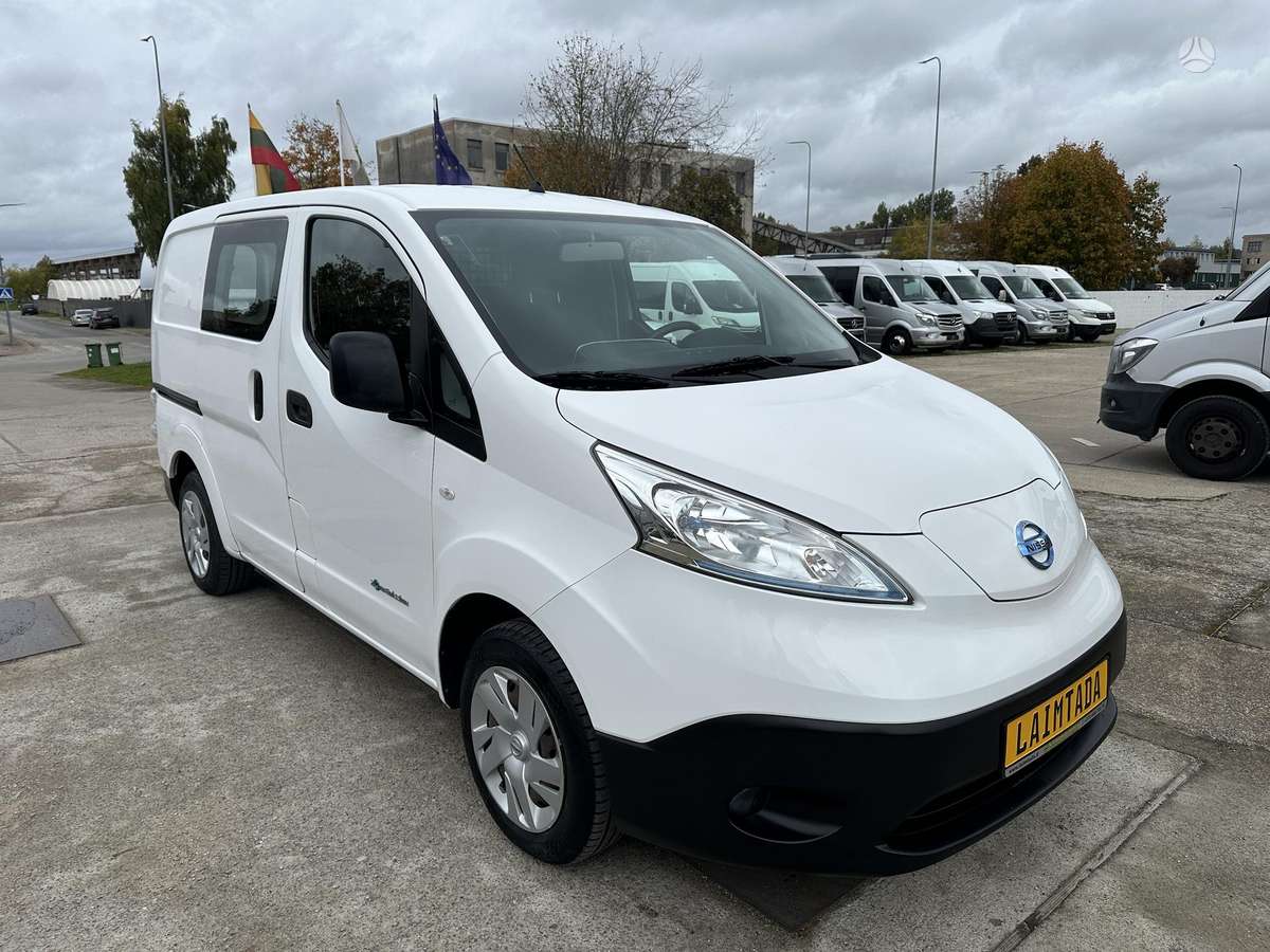 Nissan e-NV200, Коммерческий