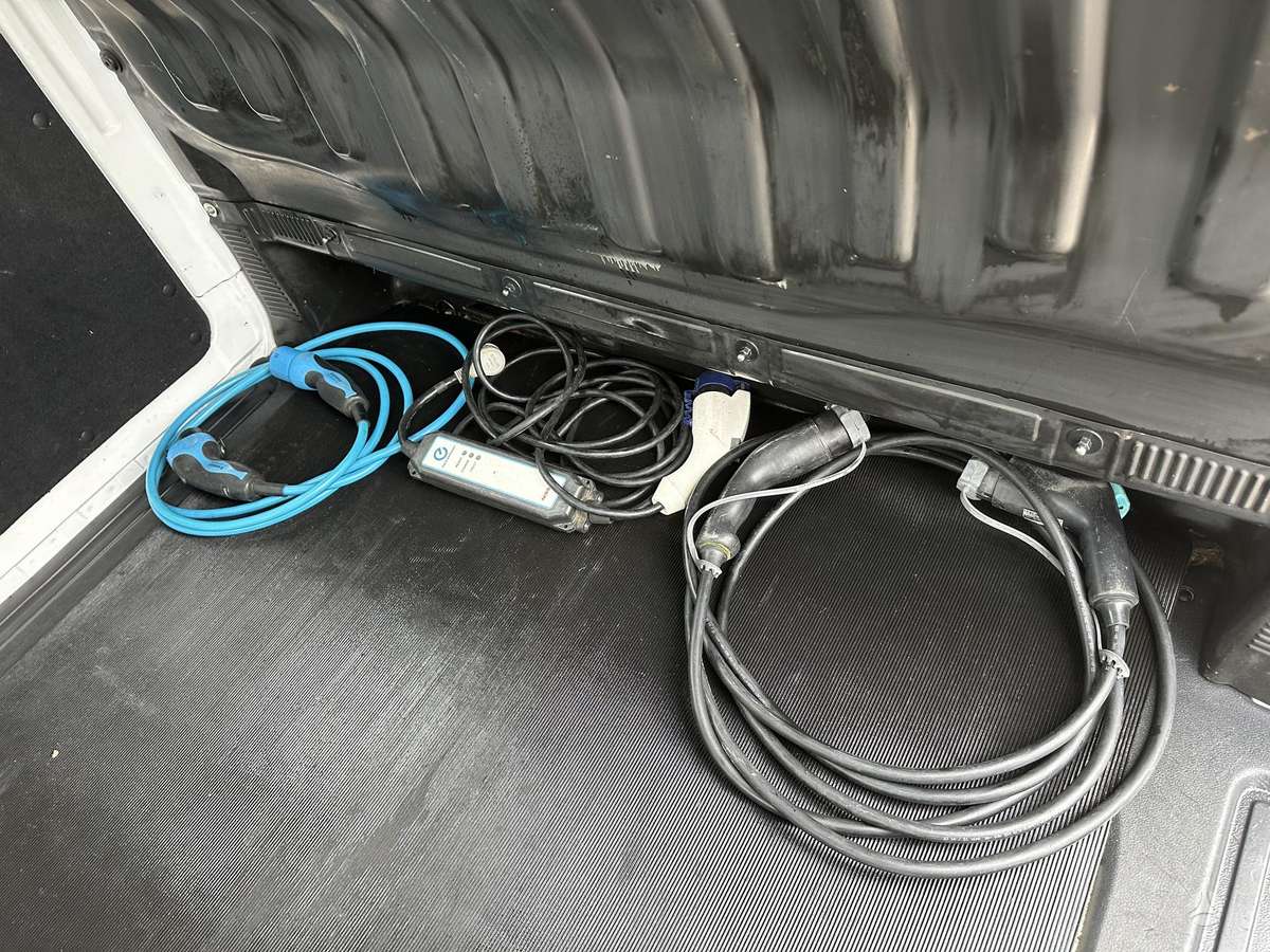 Nissan e-NV200, commercial