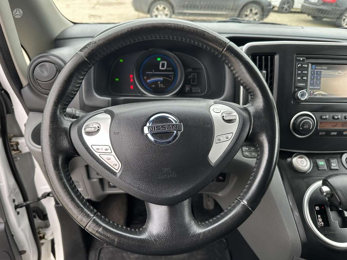 Nissan e-NV200, Коммерческий