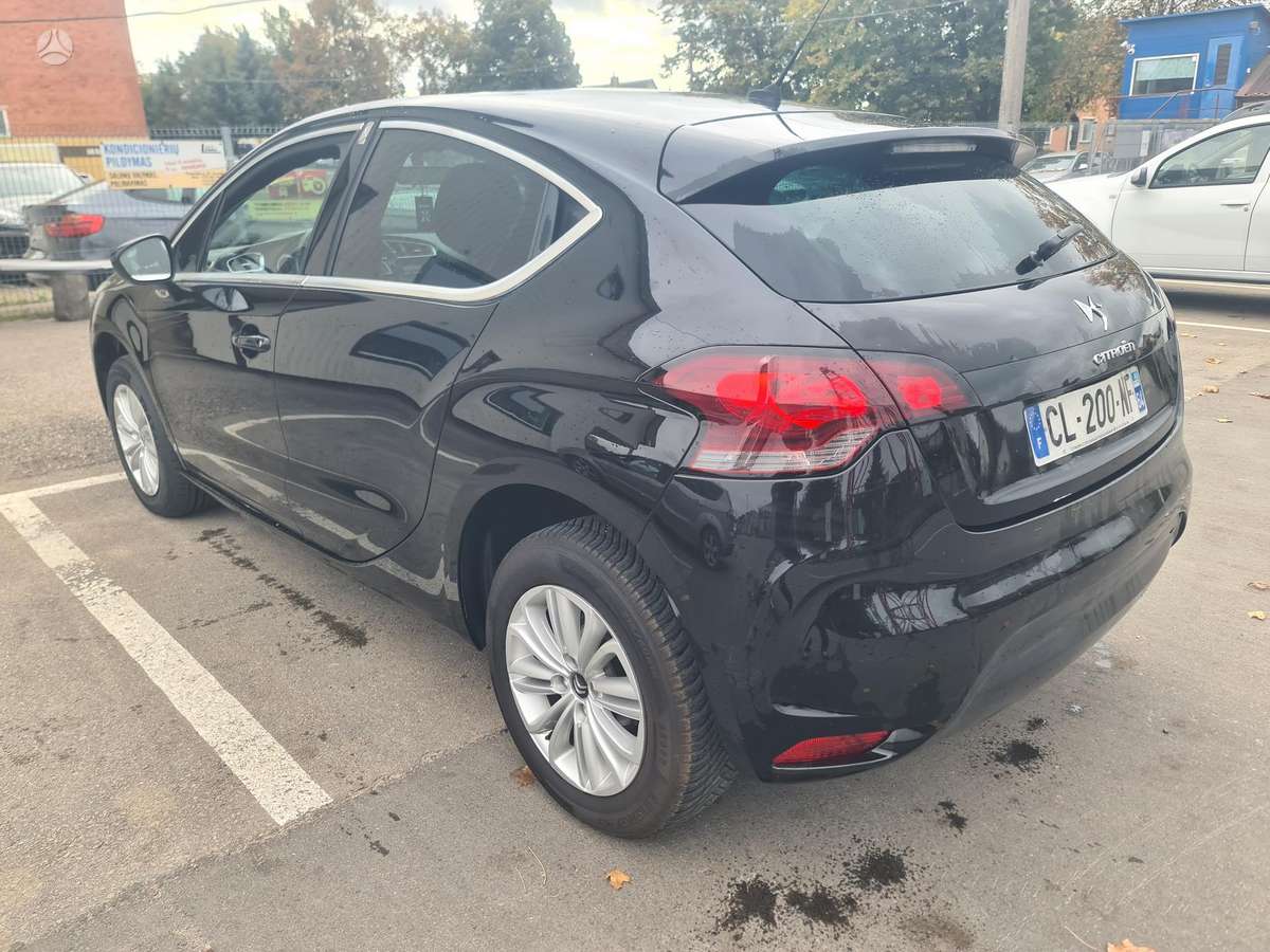 Citroen DS4, 1.6 l., hatchback